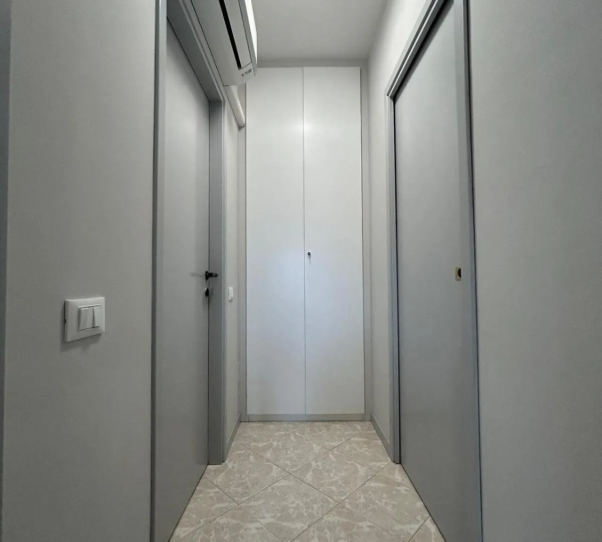Kristall Lago Pool View By Almanova Residenze Desenzano del Garda 0*,  Italien