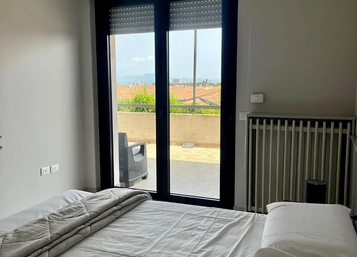 Kristall Lago Pool View By Almanova Residenze Desenzano del Garda